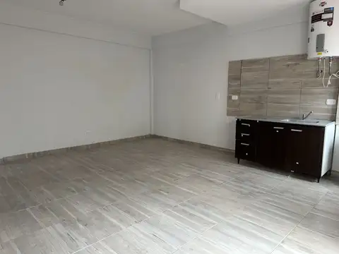 Depto Tipo Casa en Alquiler en Caseros, $ 550.000