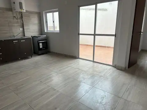 Depto Tipo Casa en Alquiler de 2 ambientes