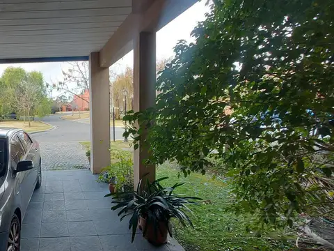 Casa 5 ambientes con 1 baño