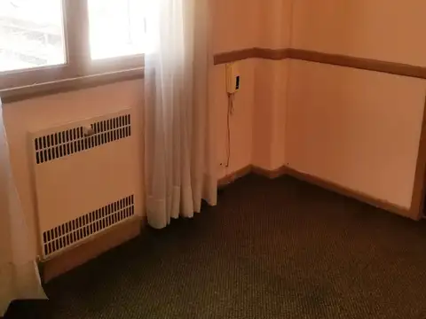 ZONA TRIBUNALES- ALQUILER OFICINA LUMINOSA