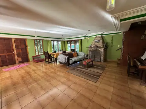Quinta en Venta con 2 cocheras