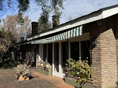 Casa en Venta con 5 cocheras