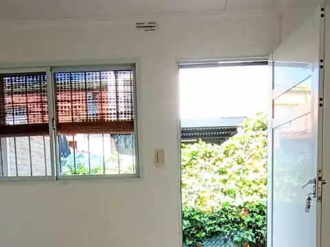 Casa en Alquiler con 1 cochera