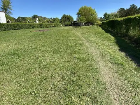 NOT. Venta Lote de 1700m2 con mejoras. Parque Sakura. Exaltación de la Cruz