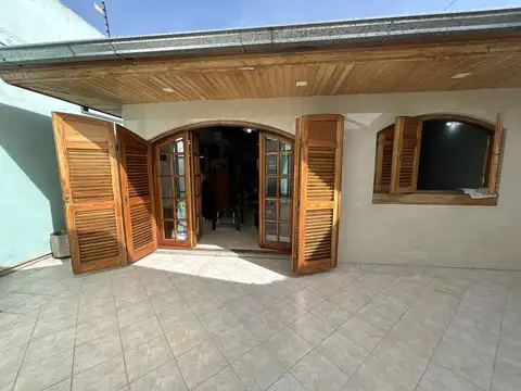 Casa 3 ambientes con 1 baño