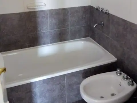 LINDO DEPARTAMENTO DE DOS DORMIS, AMPLIO Y LUMINOSO  