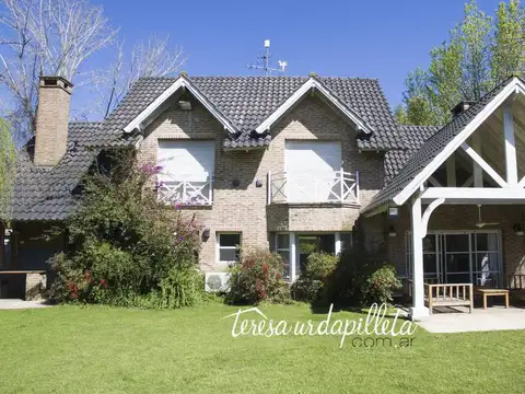 Casa sobre terreno de 1755.00 m² en venta - Teresa Urdapilleta Propiedades