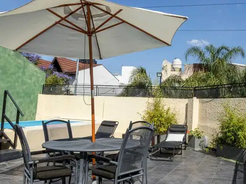 Venta casa 5 ambientes con terraza y pileta!