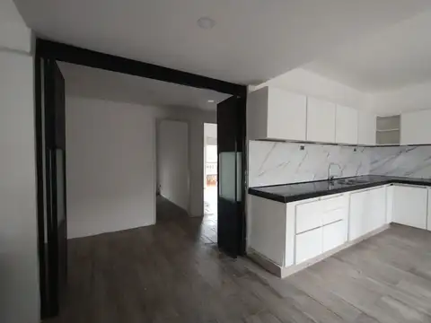 VENTA PH 4 Ambientes en Munro - REFACCIONADO!