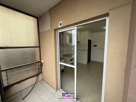 Departamento en Alquiler en Villa Luzuriaga, $ 800.000