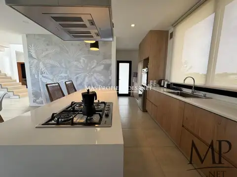 Casa en Alquiler de 4 dormitorios