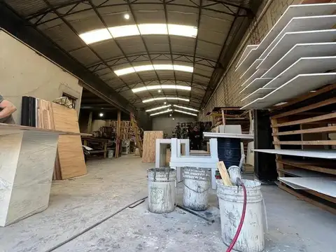 Galpon en Venta 46  mts Frente