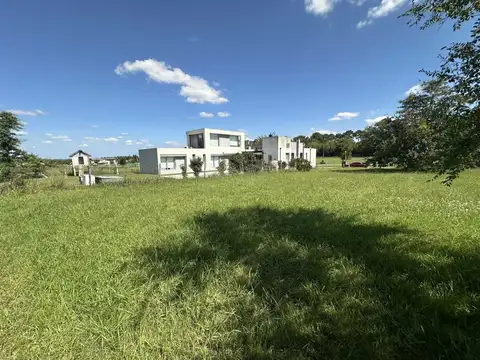 Terreno en Venta en Las Calandrias, USD 23.000