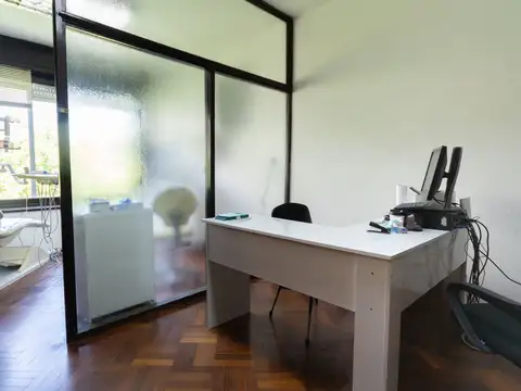 Oficina 4 ambientes con 1 baño