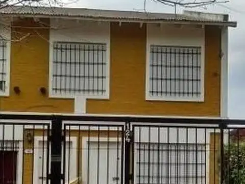 DUPLEX 4 AMBIENTES CON COCHERA