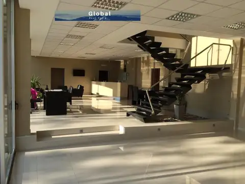 Local en Venta Via Púb.