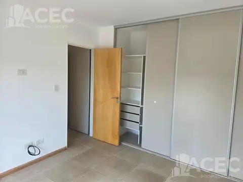 Departamento en Alquiler en Abasto, $ 450.000