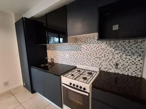 Departamento en Alquiler en Luis Agote, $ 330.000