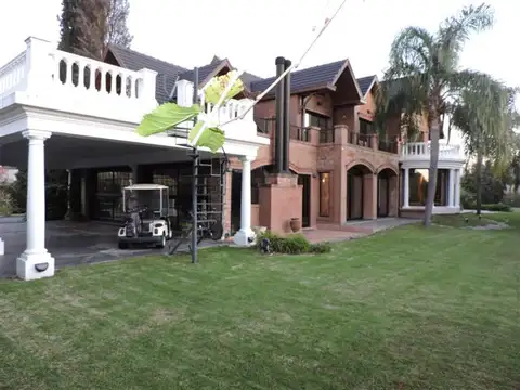 ABRIL CLUB DE CAMPO VENTA EXCELENTE PROPIEDAD SOBRE TRES LOTES AL GOLF