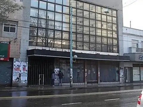 Local  venta sobre lote propio en  Parque Patricios