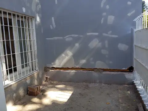 Depto Tipo Casa en Venta al Este