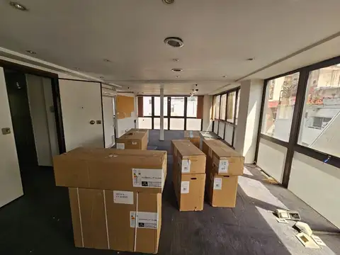 Oficina en Alquiler con 1 cochera