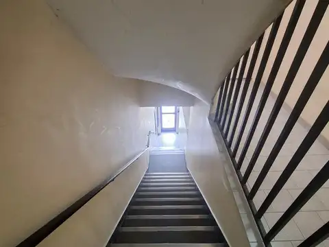 Presidente Juan Domingo Perón 900, Piso 1