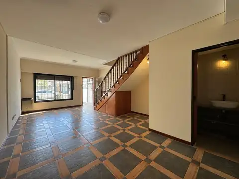 Depto Tipo Casa en Venta con 1 cocheras