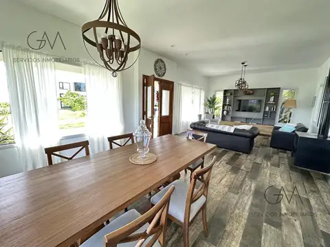 Casa en Alquiler Temporal con 2 cocheras