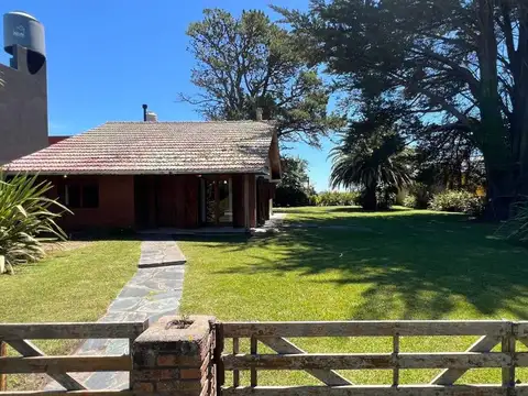 Casa 2 ambientes con 1 baño