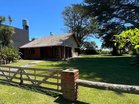 Venta Casa 2 amb. Mar de Cobo y parque Permuta