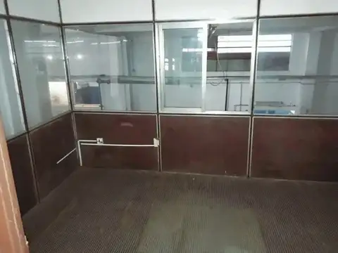 Excelente Galpón sobre Aierta a cuadras de Ruta 3