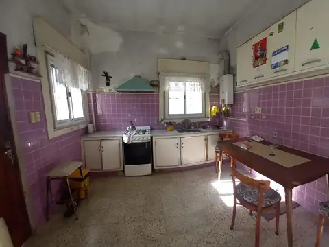 Casa Lanús oeste con fondo libre