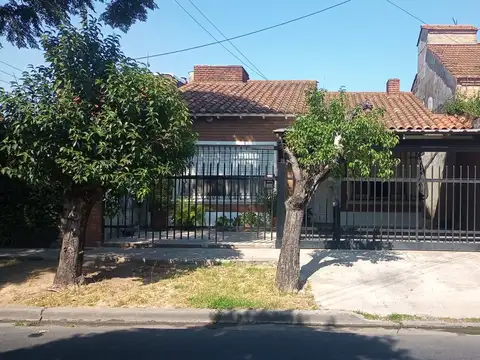 Dos propiedades en Buena ubicacion 