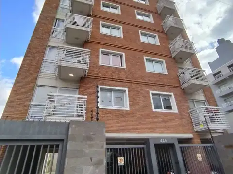 La Roche 400, Piso 1