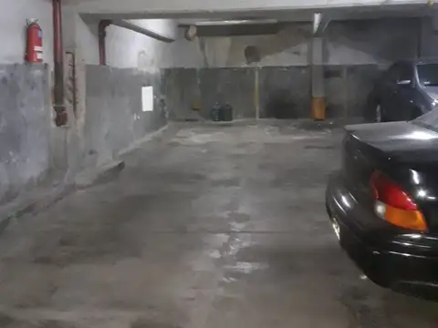 COCHERA FIJA CUBIERTA, PLANTA BAJA PORTON AUTOMATICO