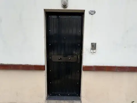Depto Tipo Casa en Alquiler en Lanus Este, $ 750.000