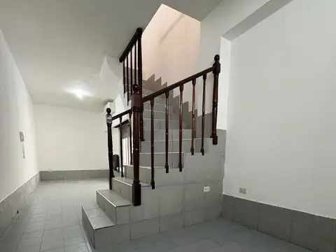 Depto Tipo Casa en Alquiler en Lanus Este, $ 750.000