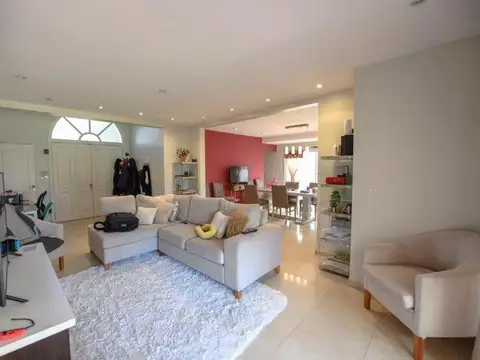 Casa en Venta en Berazategui, USD 300.000