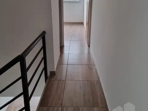 Depto Tipo Casa en Venta en Castelar Sur, USD 95.000