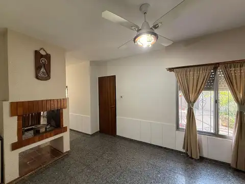 Casa con departamento mas terreno en Misiones 485