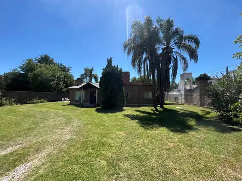 Casa 5 ambientes con 2 baños