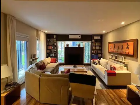 Casa - Barrio Parque Leloir