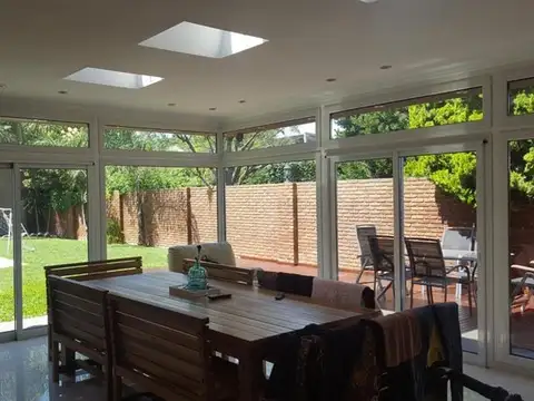 Casa en Venta en Burzaco, USD 320.000