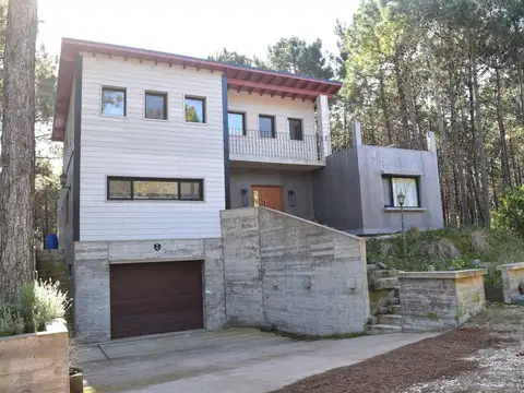 Avenida Enrique Shaw y hudson 100