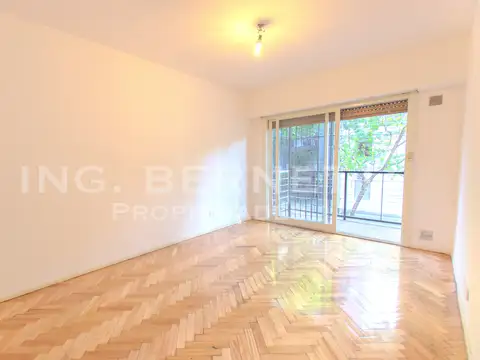 Mariano Acosta 100, Piso 1