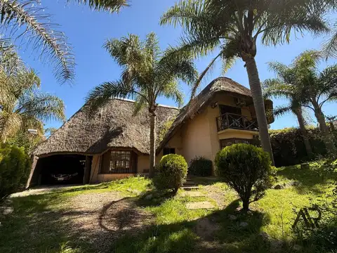 Alquiler casa 4 dormitorios Lomas de Solymar Sur y 3 apartamentos ideal renta