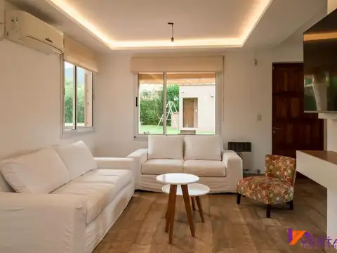 Casa en Venta con 4 cocheras