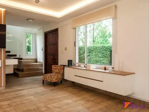 Casa 10 ambientes con 5 baños