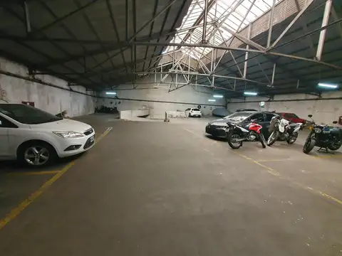 Austria  2000  - Cochera en VENTA